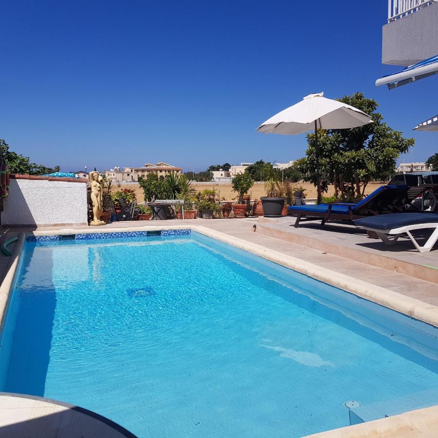 Apartamento Peaceful Townhouse With Private Pool Near The Sea Paphos Exterior foto