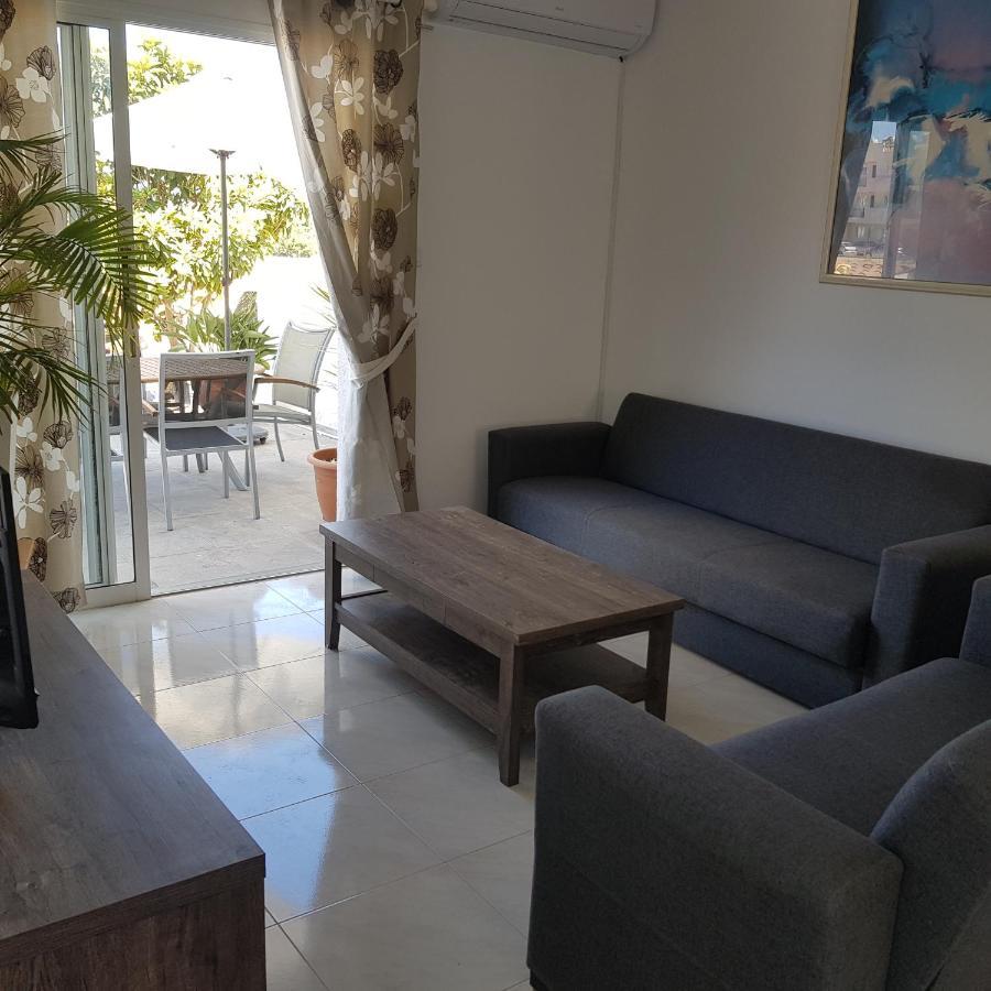 Apartamento Peaceful Townhouse With Private Pool Near The Sea Paphos Exterior foto
