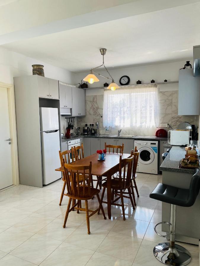 Apartamento Peaceful Townhouse With Private Pool Near The Sea Paphos Exterior foto