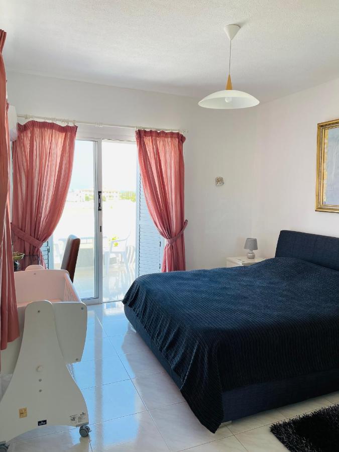 Apartamento Peaceful Townhouse With Private Pool Near The Sea Paphos Exterior foto