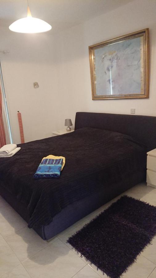 Apartamento Peaceful Townhouse With Private Pool Near The Sea Paphos Exterior foto