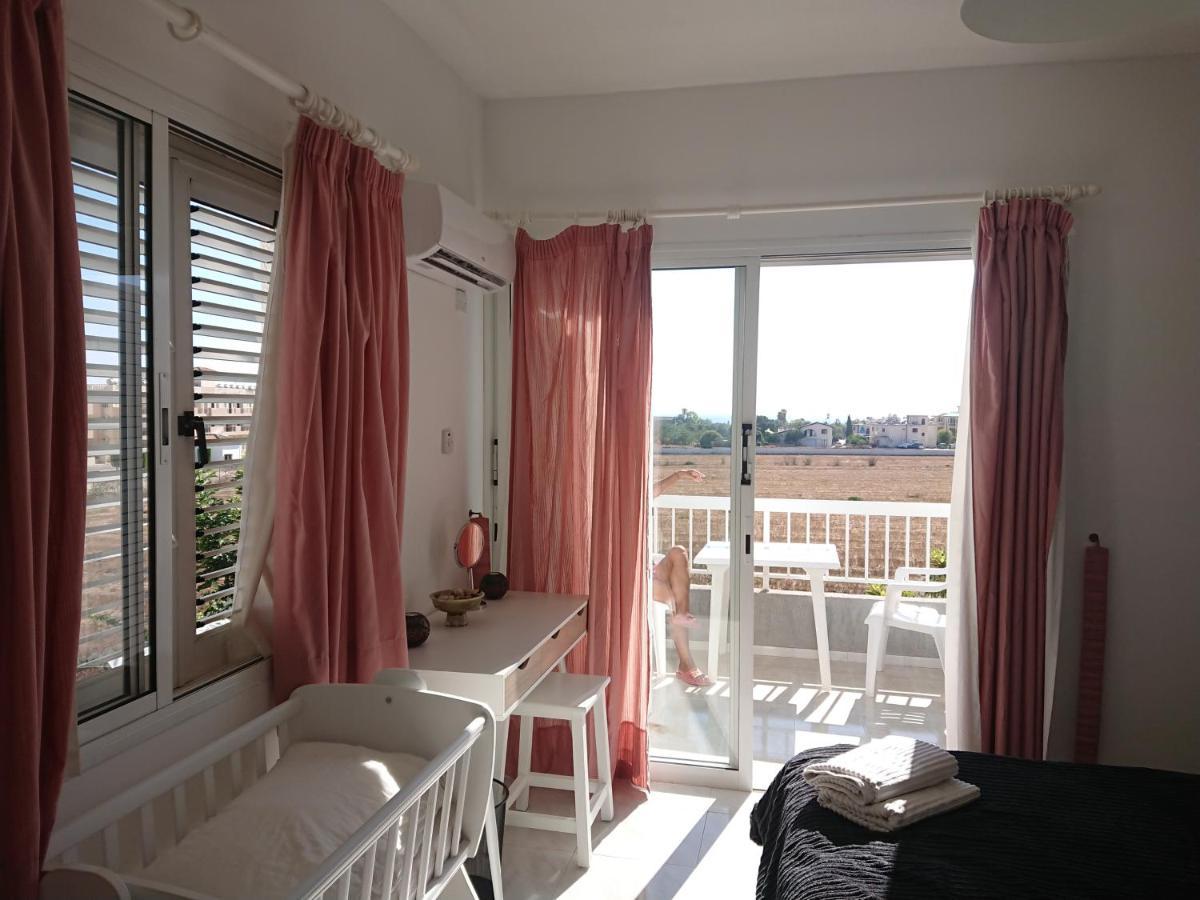 Apartamento Peaceful Townhouse With Private Pool Near The Sea Paphos Exterior foto
